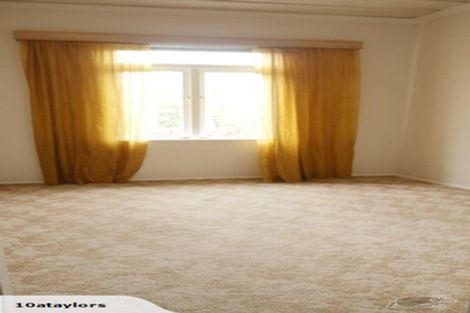 Photo of property in 15 Huia Road, Point Chevalier, Auckland, 1022