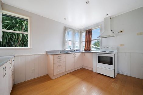 Photo of property in 10 Ribblesdale Road, Henderson, Auckland, 0612