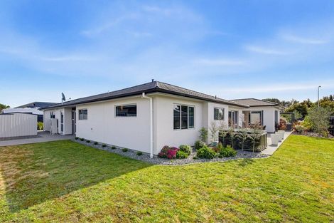 Photo of property in 18 Petrel Close, Paraparaumu Beach, Paraparaumu, 5032