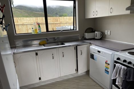 Photo of property in 2/15 Gibson Crescent, Naenae, Lower Hutt, 5011