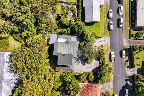 Photo of property in 6 Mayfair Place, Westown, New Plymouth, 4310