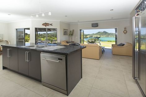 Photo of property in 19 Bay View Road, Whangarei Heads, Whangarei, 0174