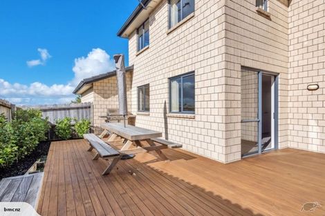Photo of property in 33 Cityview Place, Massey, Auckland, 0614