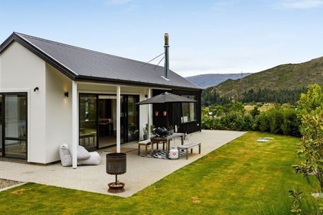 Photo of property in 28 Naylor Street, Clyde, 9330