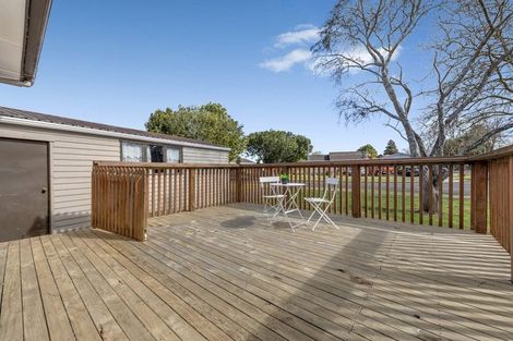 Photo of property in 3 Pukeroa Place, Papakura, 2110