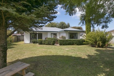 Photo of property in 4 Katterns Street, Katikati, 3129