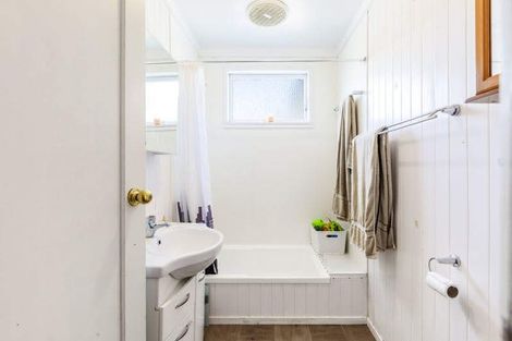 Photo of property in 2/22 Clayburn Road, Glen Eden, Auckland, 0602