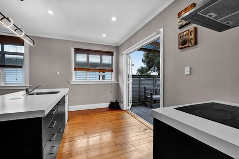 Photo of property in 27 Lyn Street, Lynmouth, New Plymouth, 4310