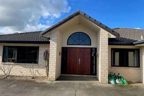 Photo of property in 8 Frank Knight Place, Waiuku, 2123
