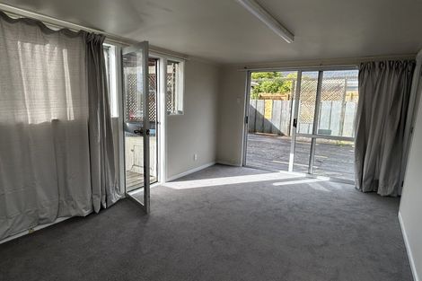 Photo of property in 20 Kauri Glen Road, Northcote, Auckland, 0627