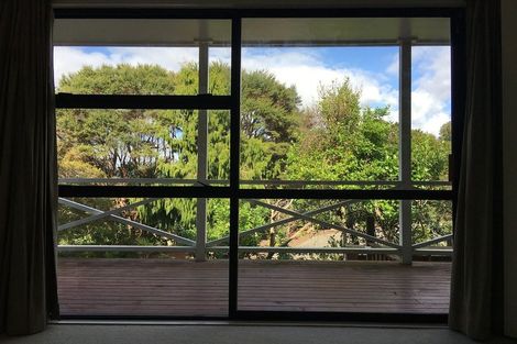 Photo of property in 11 Kereru Grove, Greenhithe, Auckland, 0632