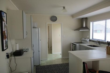 Photo of property in 4 Karaka Street, Otaki Beach, Otaki, 5512