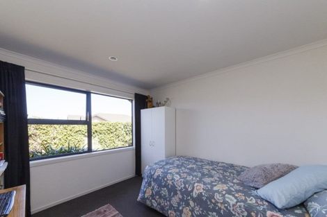 Photo of property in 99a Schnell Drive, Kelvin Grove, Palmerston North, 4414