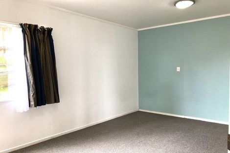 Photo of property in 36 Madigan Place, Glendene, Auckland, 0602