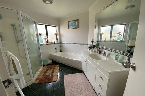 Photo of property in 84 Burswood Drive, Burswood, Auckland, 2013