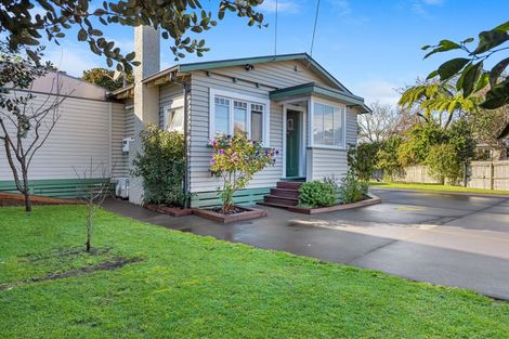 Photo of property in 39 Belt Road, Moturoa, New Plymouth, 4310