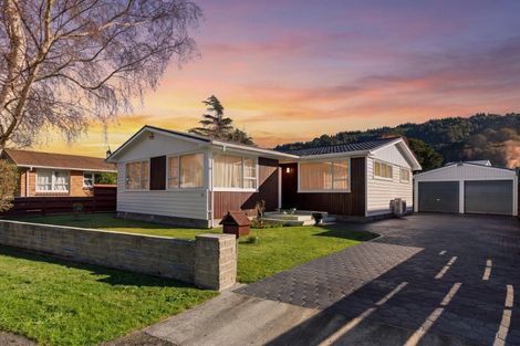Photo of property in 51 Holdsworth Avenue, Trentham, Upper Hutt, 5018