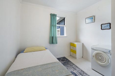 Photo of property in 68 Nash Parade, Foxton Beach, Foxton, 4815