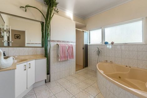 Photo of property in 23 Cliff Road, Saint Heliers, Auckland, 1071