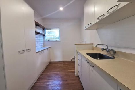 Photo of property in 2/59a Knights Road, Rothesay Bay, Auckland, 0630