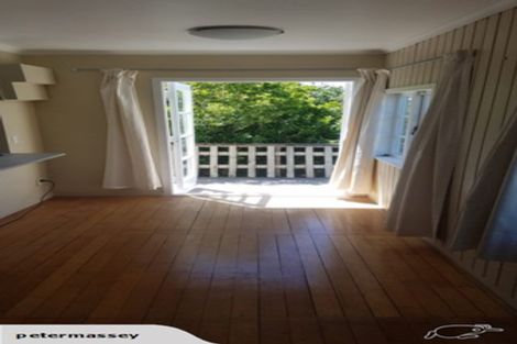 Photo of property in 9 Rangitoto Terrace, Milford, Auckland, 0620