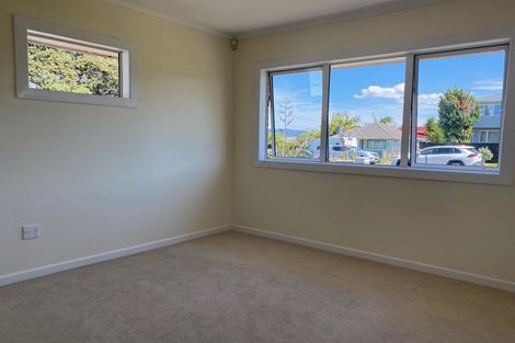 Photo of property in 185 Te Atatu Road, Te Atatu South, Auckland, 0610