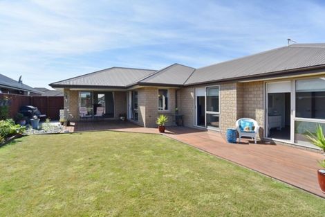 Photo of property in 7 Walnut Way, Rangiora, 7400