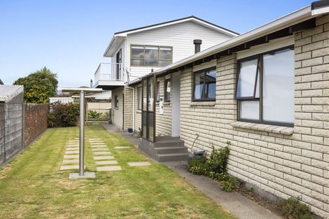 Photo of property in 10 Kamahi Avenue, Hawera, 4610