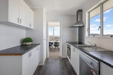 Photo of property in 63 Ruskin Road, Newlands, Wellington, 6037