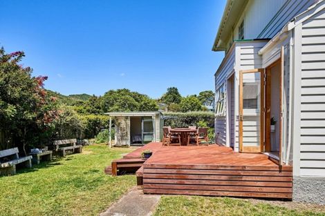 Photo of property in 83 Oroua Street, Eastbourne, Lower Hutt, 5013