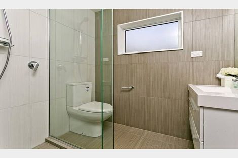 Photo of property in 8a Rosalind Road, Glenfield, Auckland, 0629