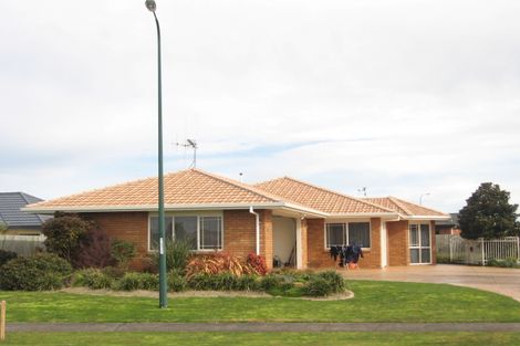 Photo of property in 13 Blairgowrie Place, Rototuna North, Hamilton, 3210