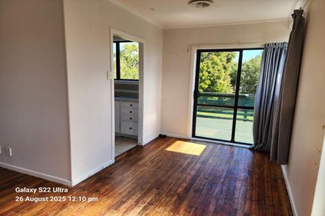 Photo of property in 26 Kingdale Road, Henderson, Auckland, 0610