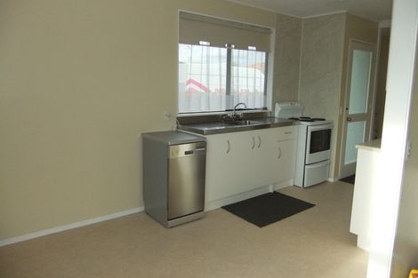 Photo of property in 4 Bryce Place, Kelvin Grove, Palmerston North, 4414
