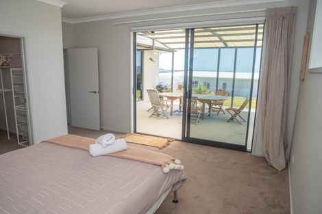 Photo of property in 31 Eagles Way, Cable Bay, 0420