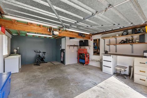 Photo of property in 12 Norfolk Rise, Waiuku, 2123