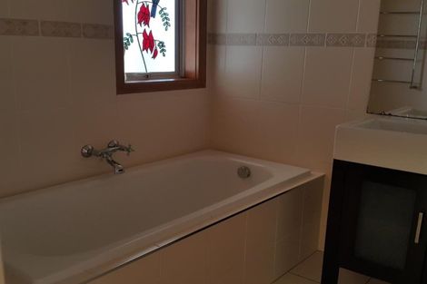 Photo of property in 118 Upper Orewa Road, Wainui, Silverdale, 0992