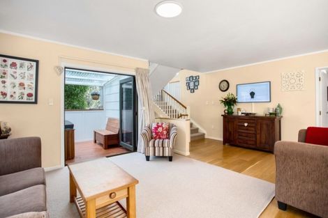 Photo of property in 4 Oldham Place, Browns Bay, Auckland, 0630