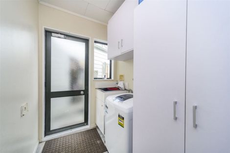 Photo of property in 19 Ashton Place, Highbury, Palmerston North, 4412