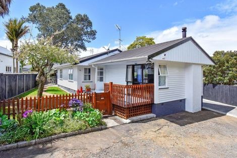 Photo of property in 15a Grande Vue Road, Hillpark, Auckland, 2102
