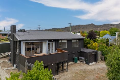 Photo of property in 2 Royal Terrace, Alexandra, 9320