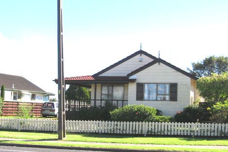Photo of property in 52 Hutchinsons Road, Bucklands Beach, Auckland, 2014