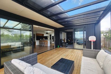 Photo of property in 6 Cartographer Way, Whitby, Porirua, 5024