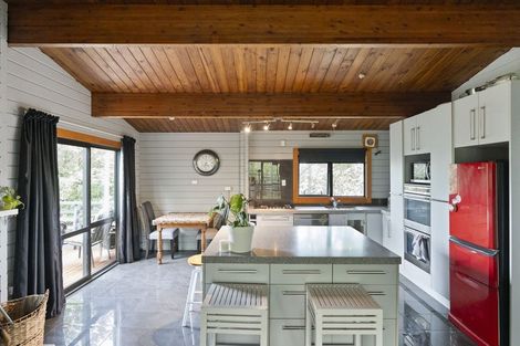 Photo of property in 12 Woodend Road, Woodend, 7610