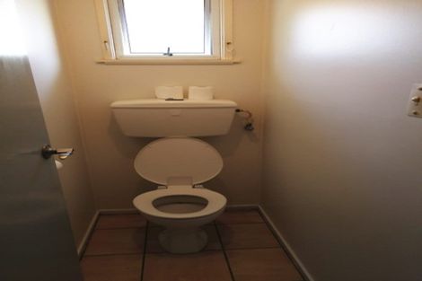 Photo of property in 23 Edgeworth Road, Glenfield, Auckland, 0629