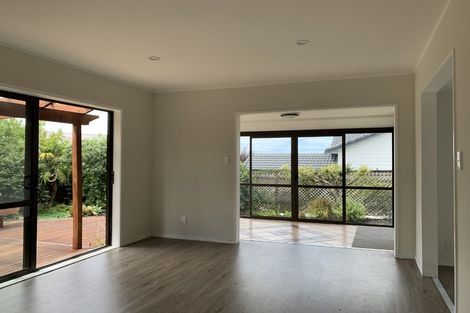 Photo of property in 20 Tatyana Place, Massey, Auckland, 0614