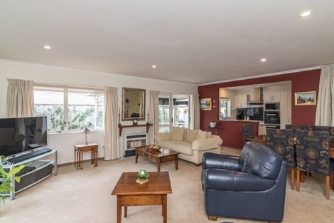 Photo of property in 6 Fleetwood Grove, Waikanae, 5036