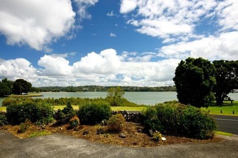 Photo of property in 1/3 Kiwi Esplanade, Mangere Bridge, Auckland, 2022