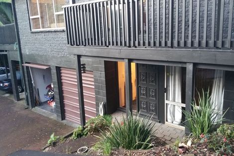 Photo of property in 24 Gibbs Crescent, Red Hill, Papakura, 2110