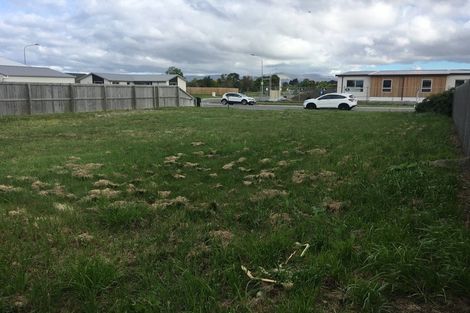 Photo of property in 2 Kingsbridge West, Burwood, Christchurch, 8083